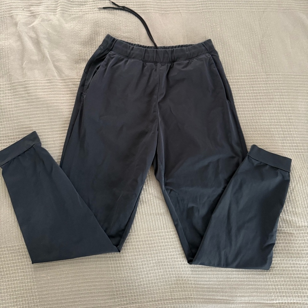 Uniqlo women’s black joggers